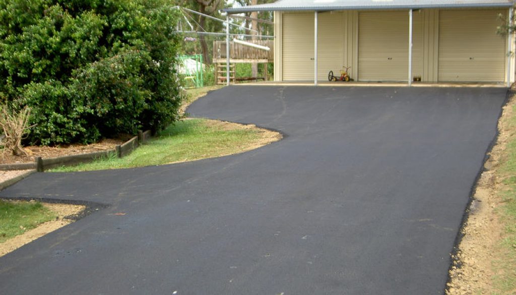 What to Consider Before Laying an Asphalt Driveway